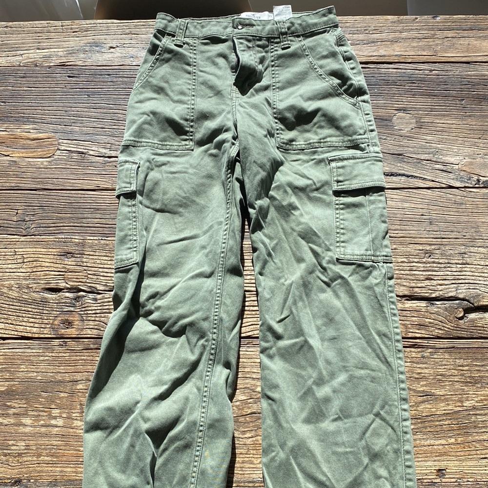 User Hollister Cargo pants